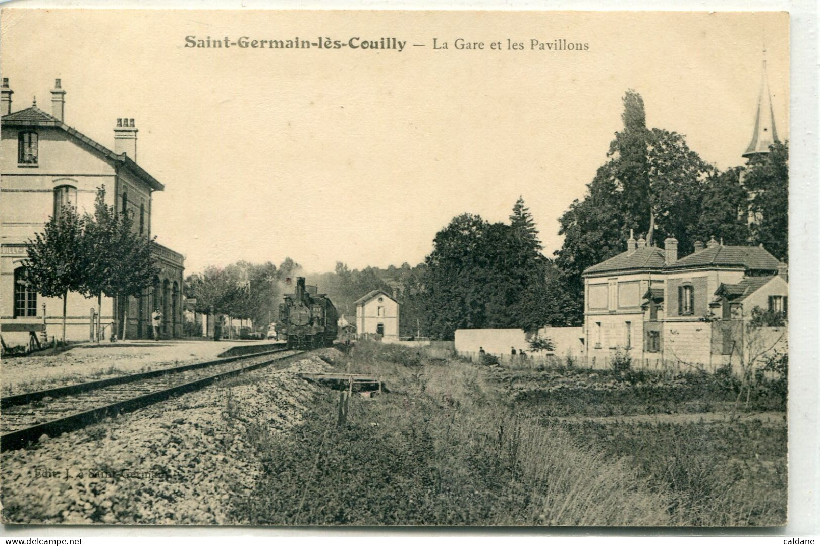 - 77-SEINE Et MARNE - SAINT-GERMAIN-les-COUILLY- La Gare Et Les Pavillons - Stations With Trains