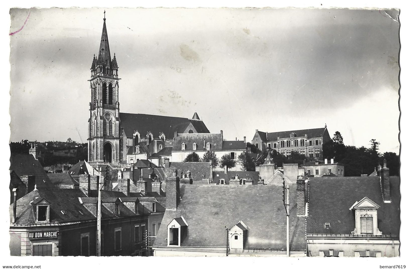 72  Sille Le  Guillaume - L'eglise- L'ecole Communale  Vue Prise De La Mairie - Sille Le Guillaume