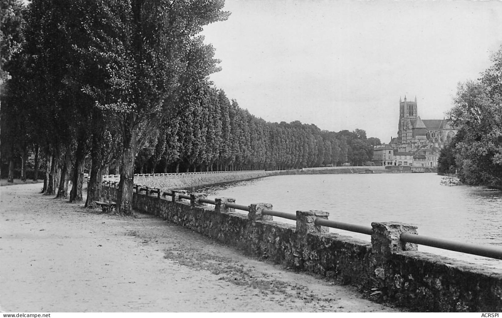 MEAUX La Marne Vue Des Trinitaires 30 (scan Recto Verso)MF2754TER - Meaux