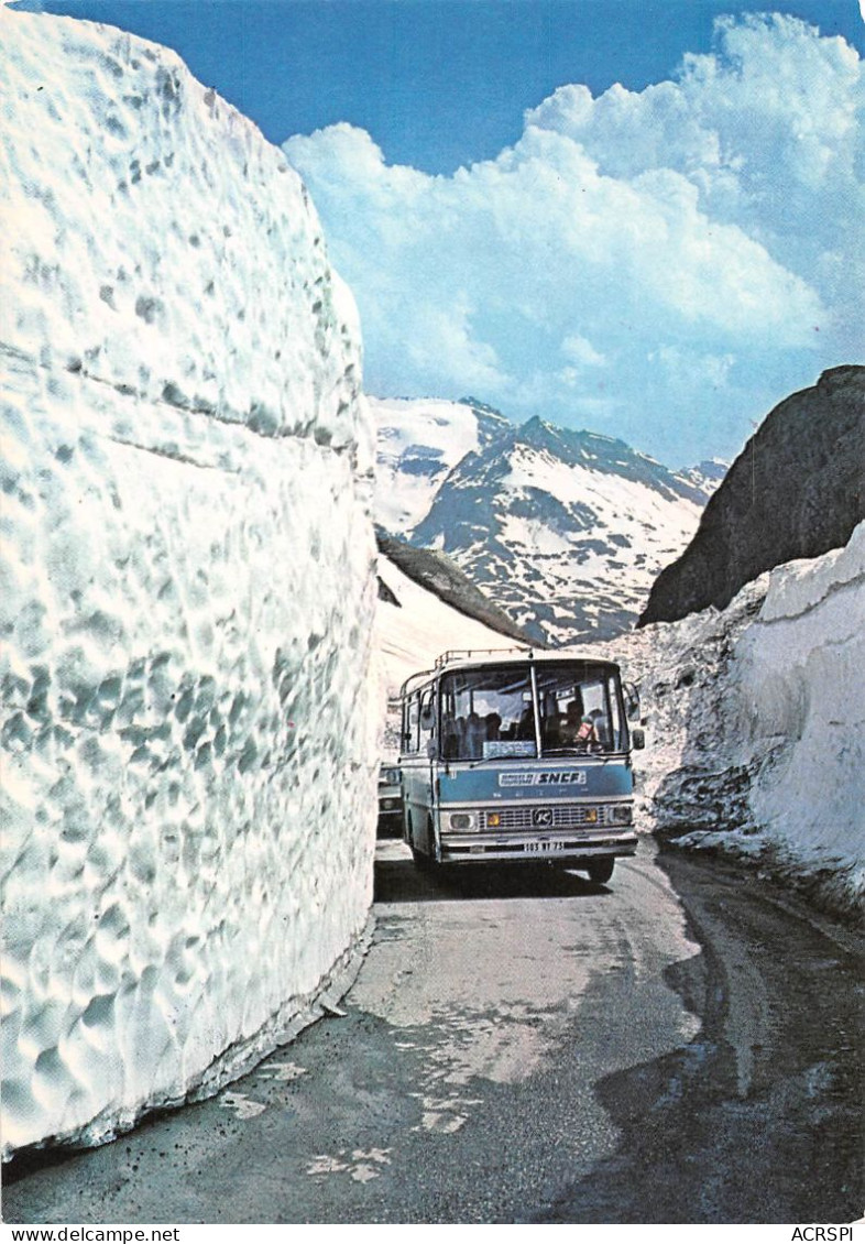 73 TIGNES Le Col De L'Iseran  Autocar Sur La Route Départementale 902  Bonneval-sur-Arc (scan R/V)  54 \PC1203 - Val D'Isere