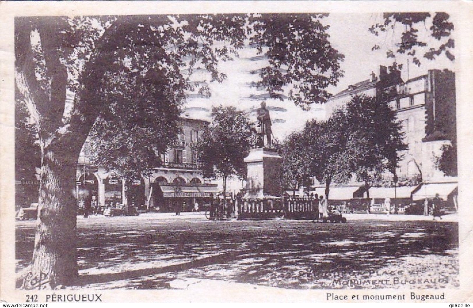 24 - PERIGUEUX - Place Et Monument Bugeaud - Périgueux