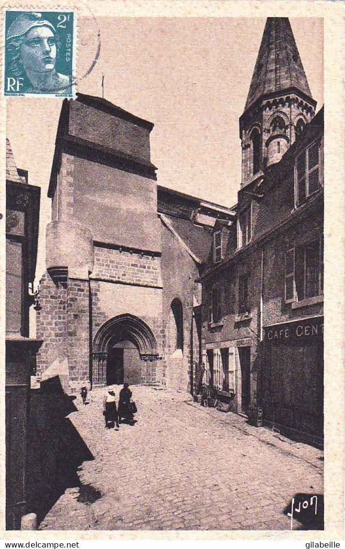 23 - GUERET - Porte D'entrée De L'église - Guéret