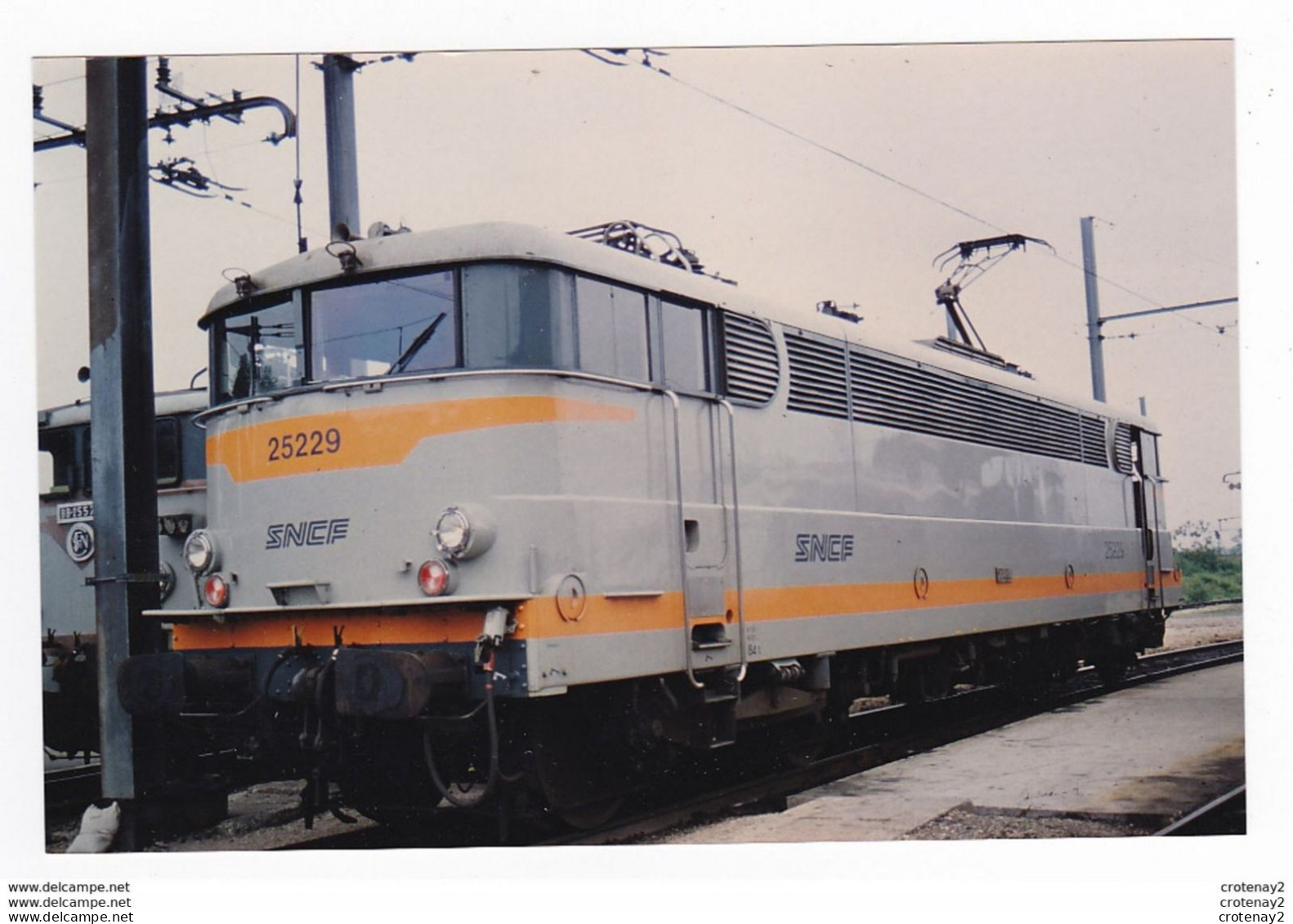 PHOTO TRAINS Wagon Machine Locomotive Electrique SNCF BB 25229 Non Datée - Trains