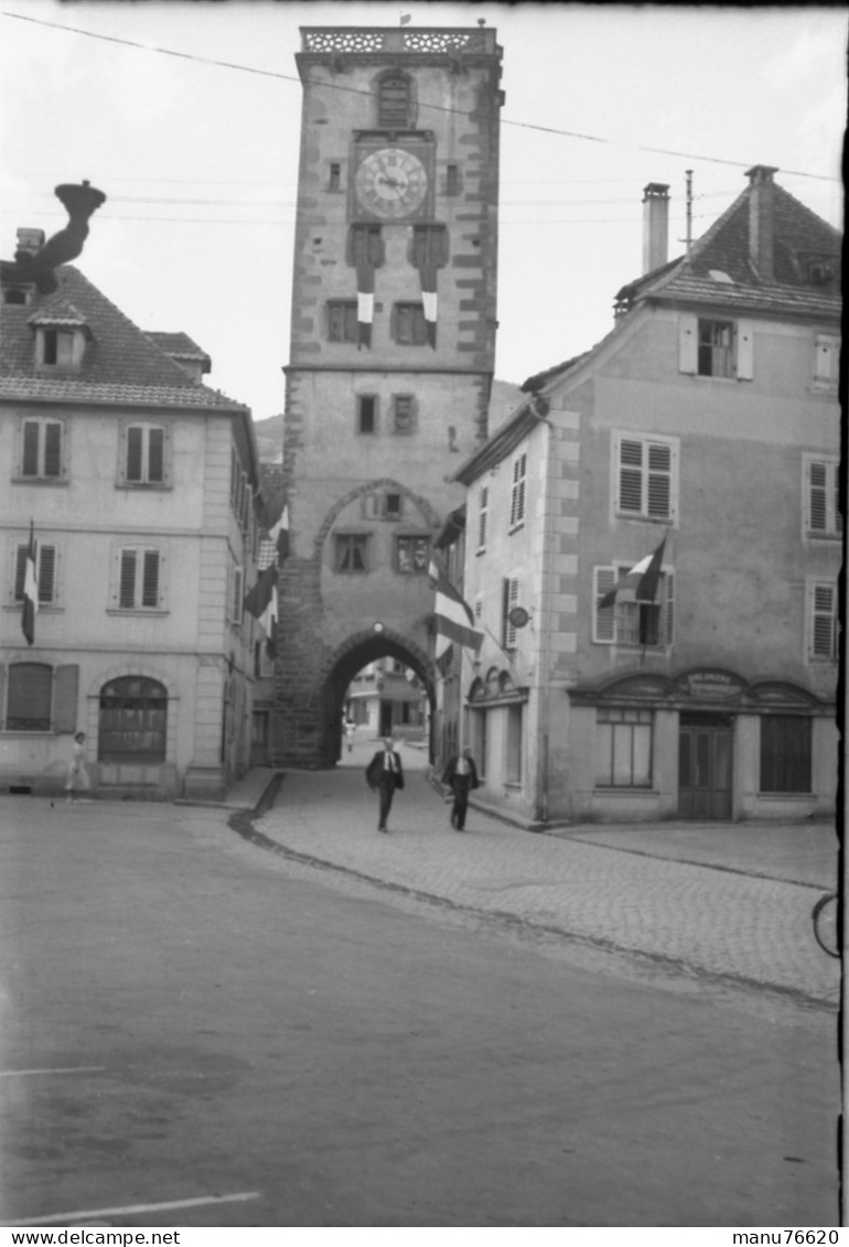 Ref 1 - 4 Négatifs Seuls Sans Les Photos  : Tour Horloge Et Rues De Ribeauville , Alsace - France . - Europe