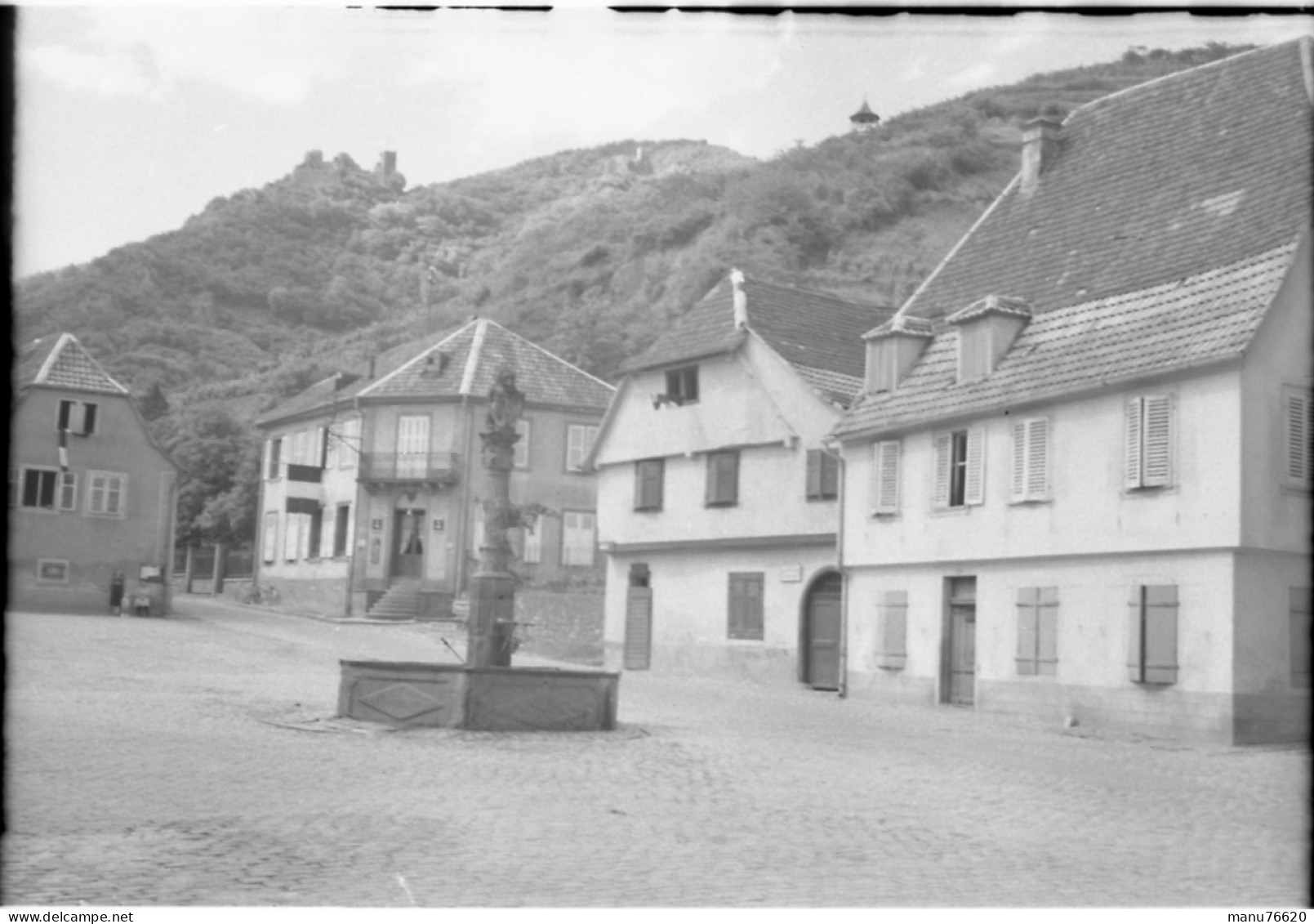 Ref 1 - 4 Négatifs Seuls Sans Les Photos  : Tour Horloge Et Rues De Ribeauville , Alsace - France . - Europe