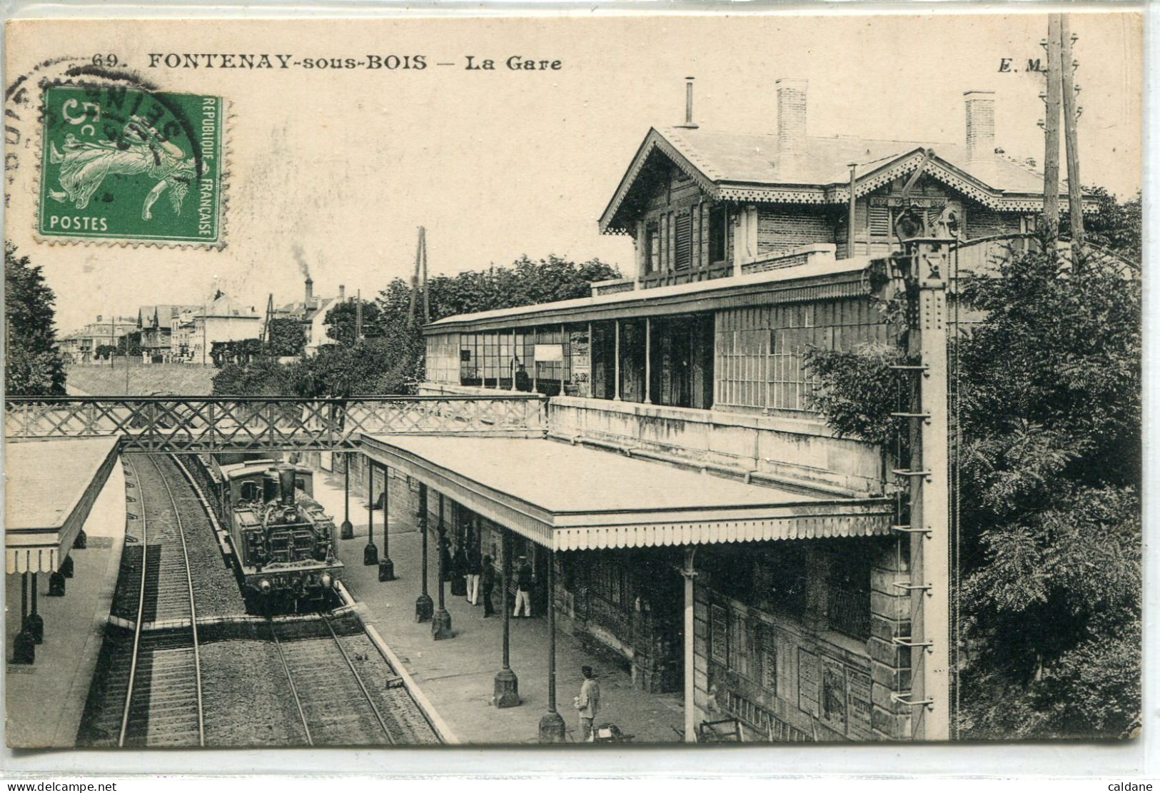 FONTENAY_SOUS-BOIS - La GARE - Stations - Met Treinen