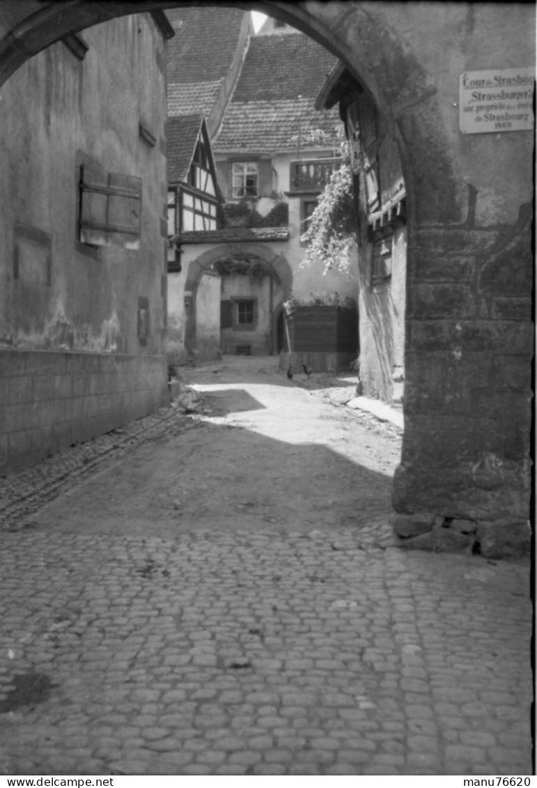 Ref 1 - 2 Négatifs Seuls Sans Les Photos  : Cour De Strasbourg Et Porte à Riquewirt , Alsace - France . - Europe