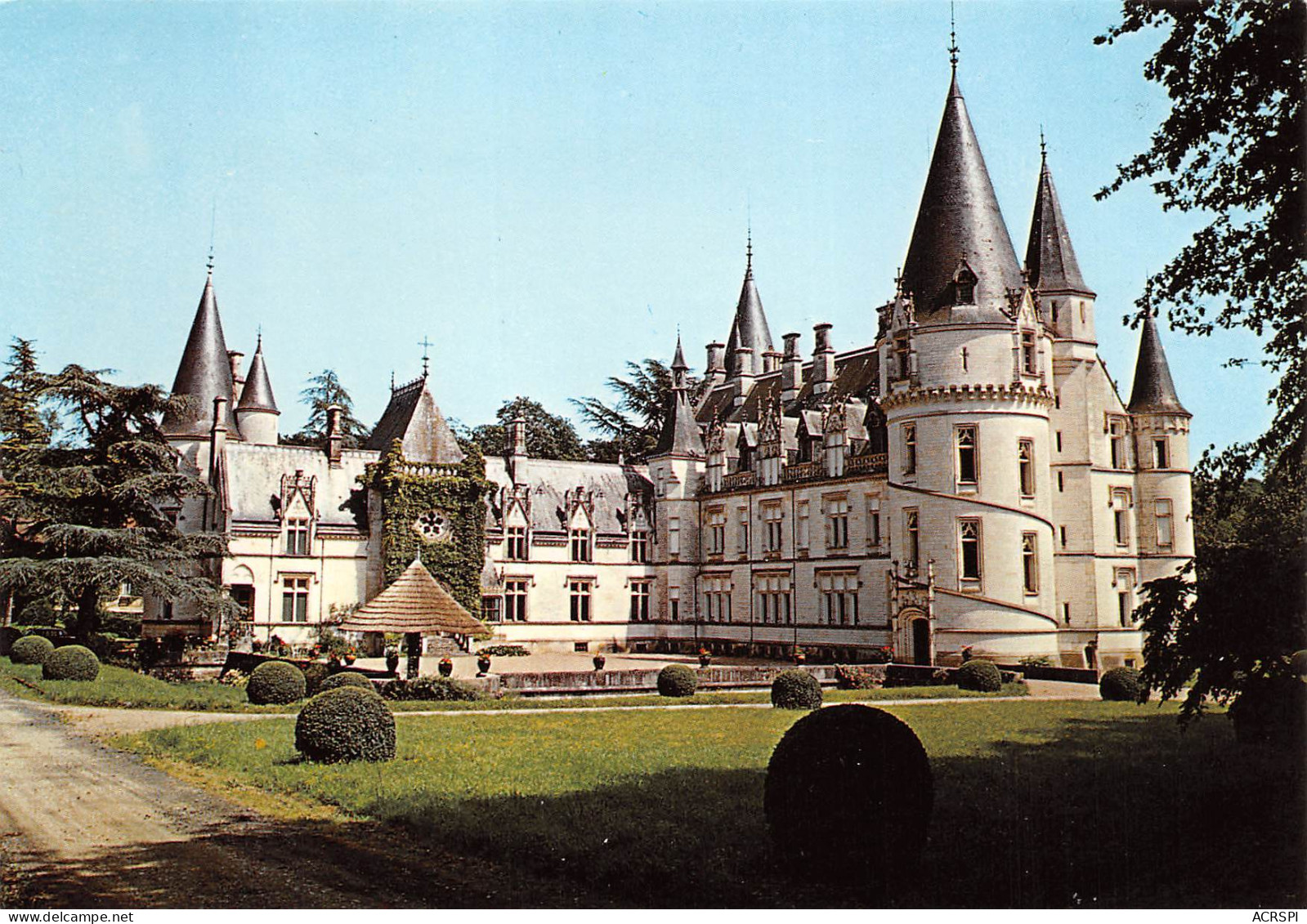 POUILLY Sur LOIRE La Cour D'honneur Du Chateau De NOZET   23 (scan Recto Verso)MF2764VIC - Pouilly Sur Loire