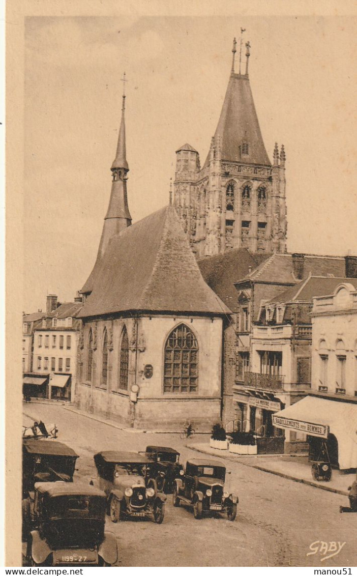 LAIGLE  Eglise Et Place St Martin - L'Aigle