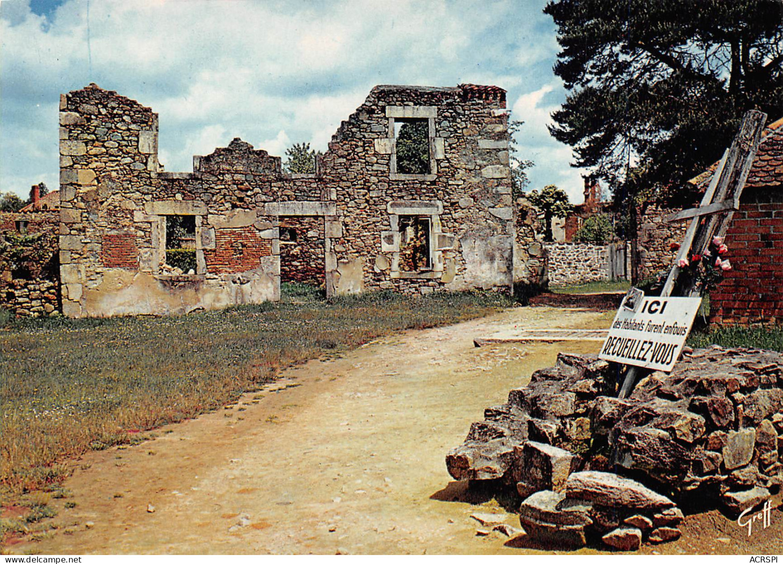 87  ORADOUR SUR GLANE Cité Martyr  Le Puits Ou Fut Jeté Les Victimes   65 (scan Recto Verso)MF2772TER - Oradour Sur Glane