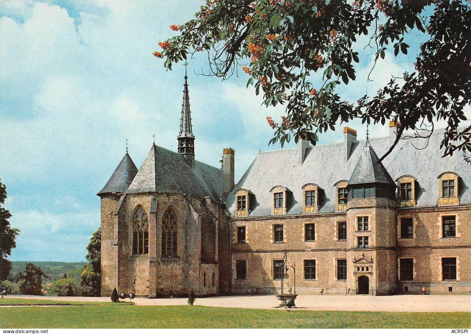 03  LAPALISSE  Le Chateau  La Cour Intérieure   25 (scan Recto Verso)MF2775BIS - Lapalisse