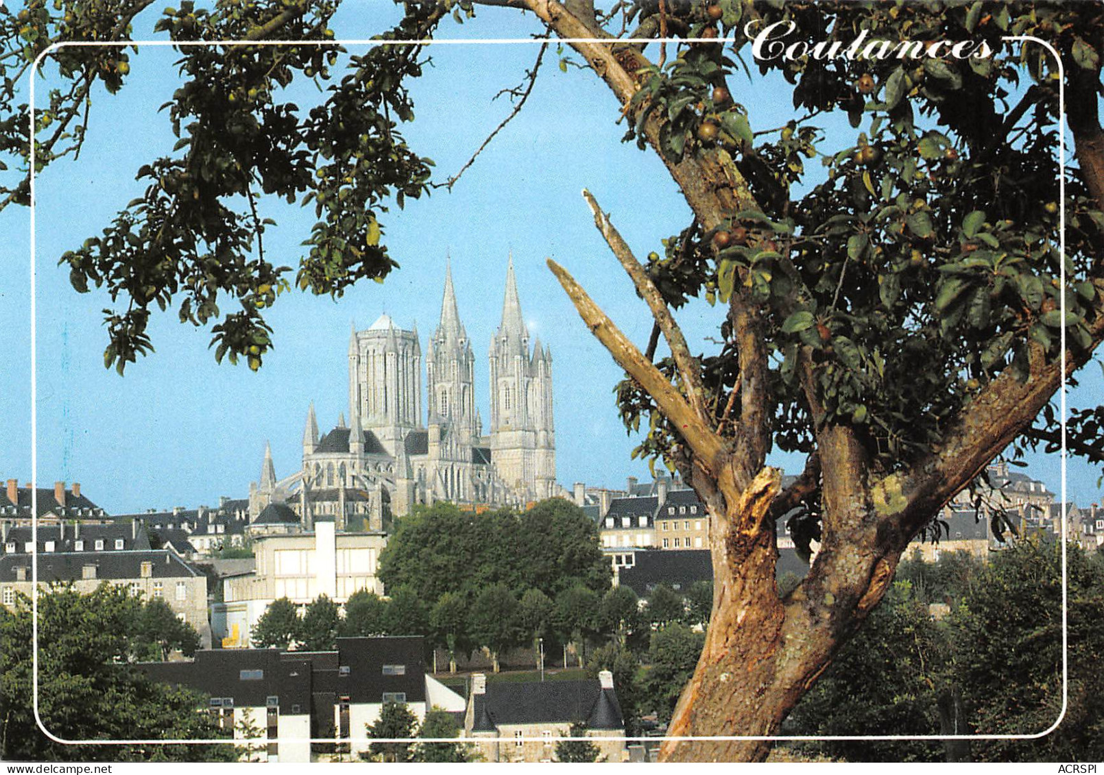 50 COUTANCES   La Cathédrale  à Travers La Verdure  20 (scan Recto Verso)MF2775VIC - Coutances