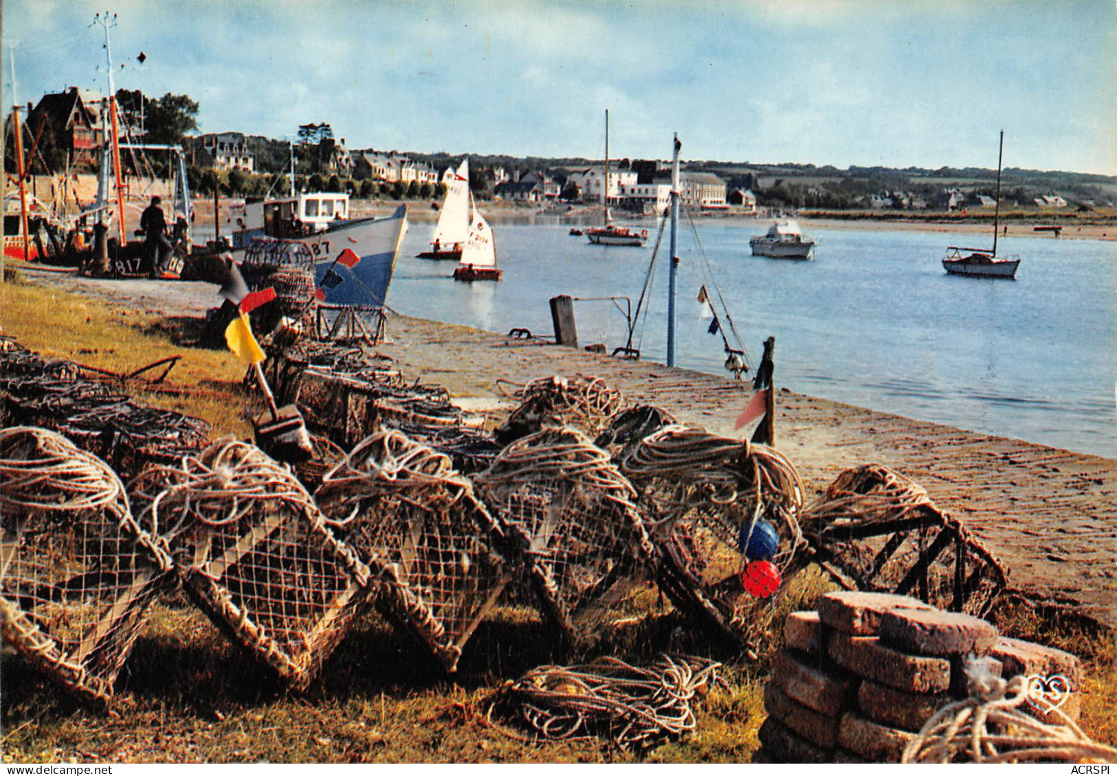50  BARNEVILLE CARTERET  Casiers De Pêcheurs Sur Le Port Vers Les Hotels   37 (scan Recto Verso)MF2775VIC - Barneville