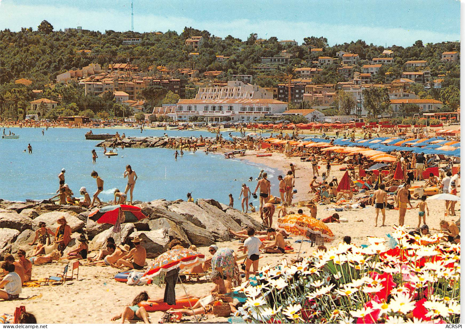 CAVALAIRE SUR MER  La Plage Du Village Et Les Rochers  4 (scan Recto Verso)MF2796BIS - Cavalaire-sur-Mer