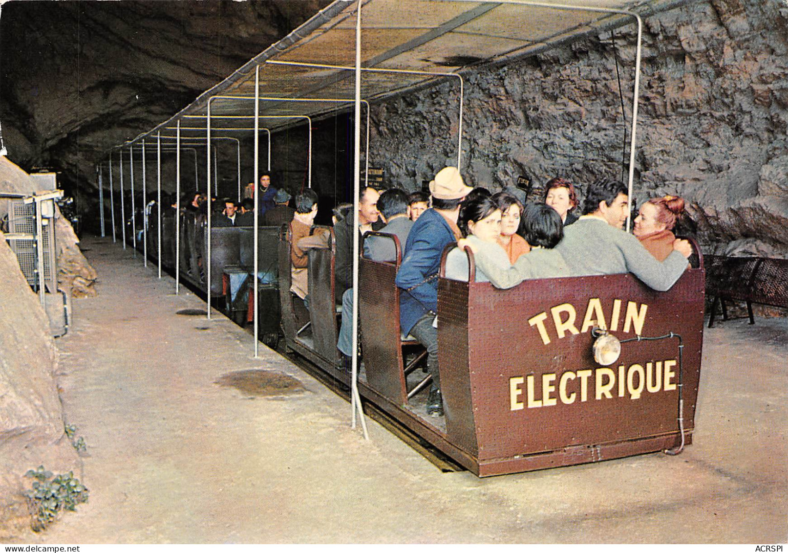 46  Grottes De LACAVE Départ Du Petit Train Electrique Pour La Visite  29 (scan Recto Verso)MF2798VIC - Lacave