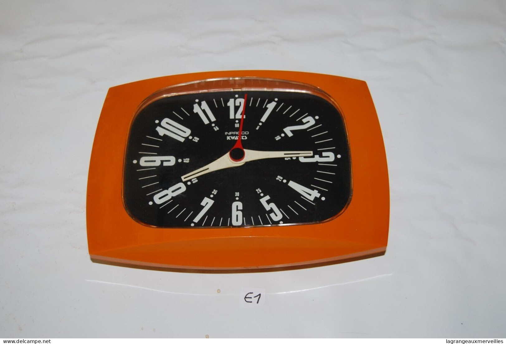 E1 Ancienne Horloge INPROCO Kwartz - Vintage - Orange - Wandklokken