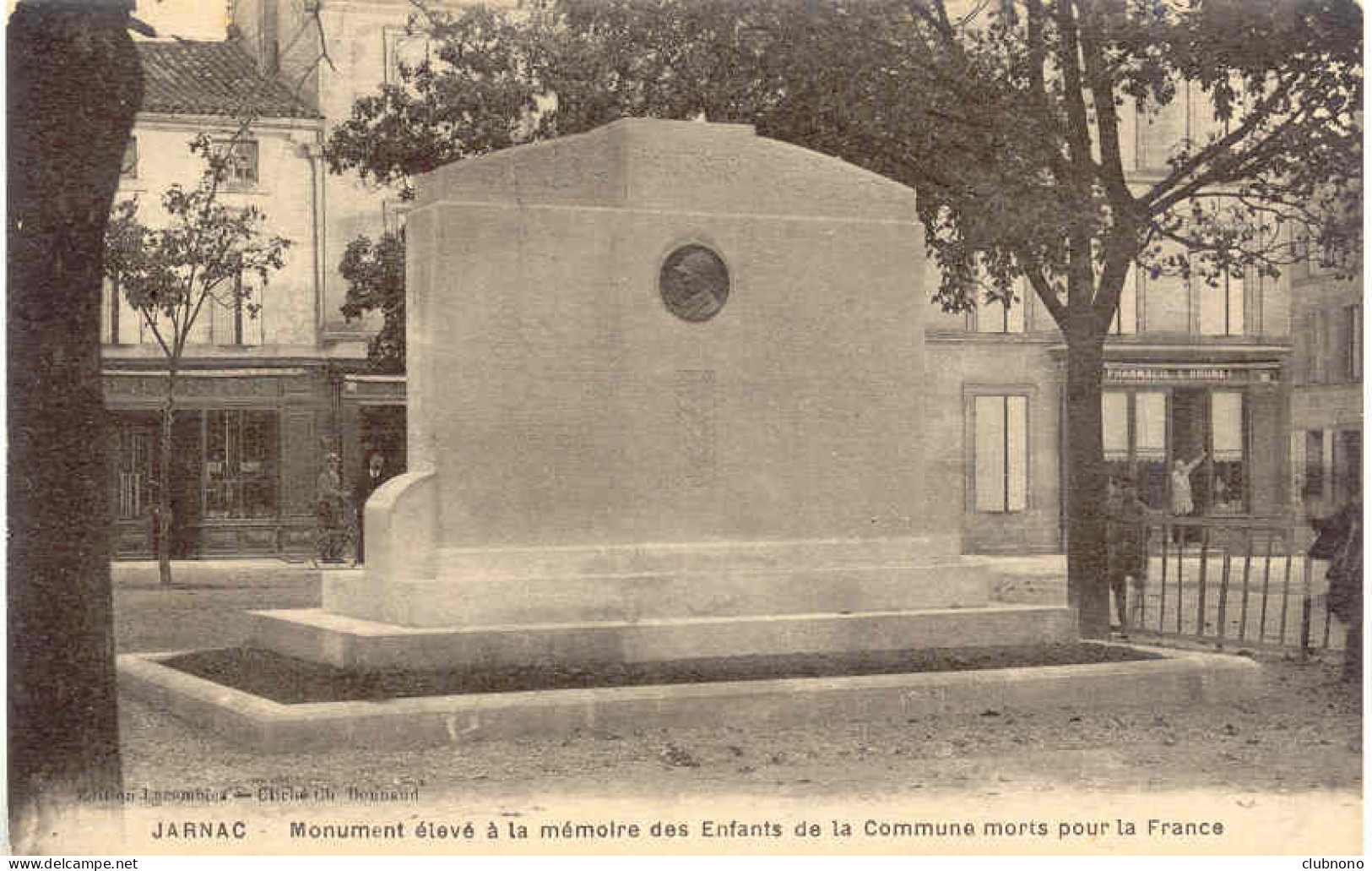 CPA - JARNAC - MONUMENT AUX MORTS - Jarnac