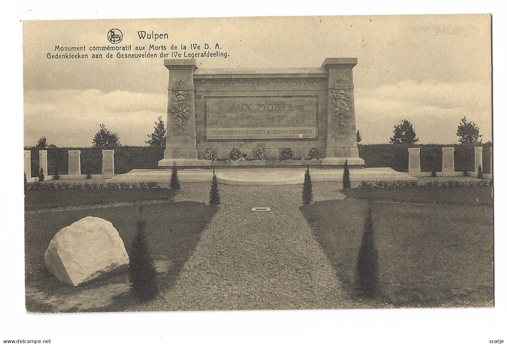 Wulpen.   -   Monument Commémoratif Aux Morts De La IVe D.A..   1914 - 1918 - Monuments Aux Morts