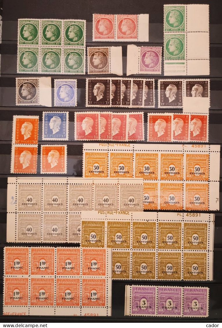 FRANCE - 1945/1948 Lot Mazelin, Arc De Triomphe, Dulac, Gandon ... Neufs ** Certains Par Multiples (voir 2 Scan) - Unused Stamps