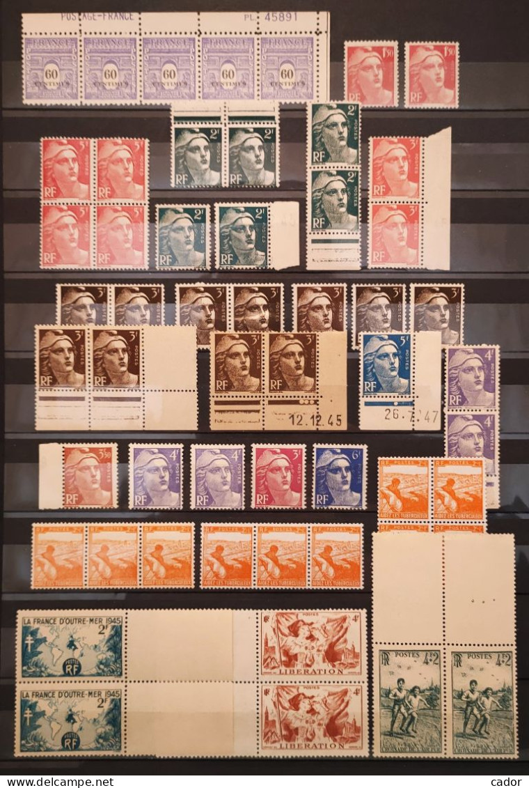 FRANCE - 1945/1948 Lot Mazelin, Arc De Triomphe, Dulac, Gandon ... Neufs ** Certains Par Multiples (voir 2 Scan) - Unused Stamps