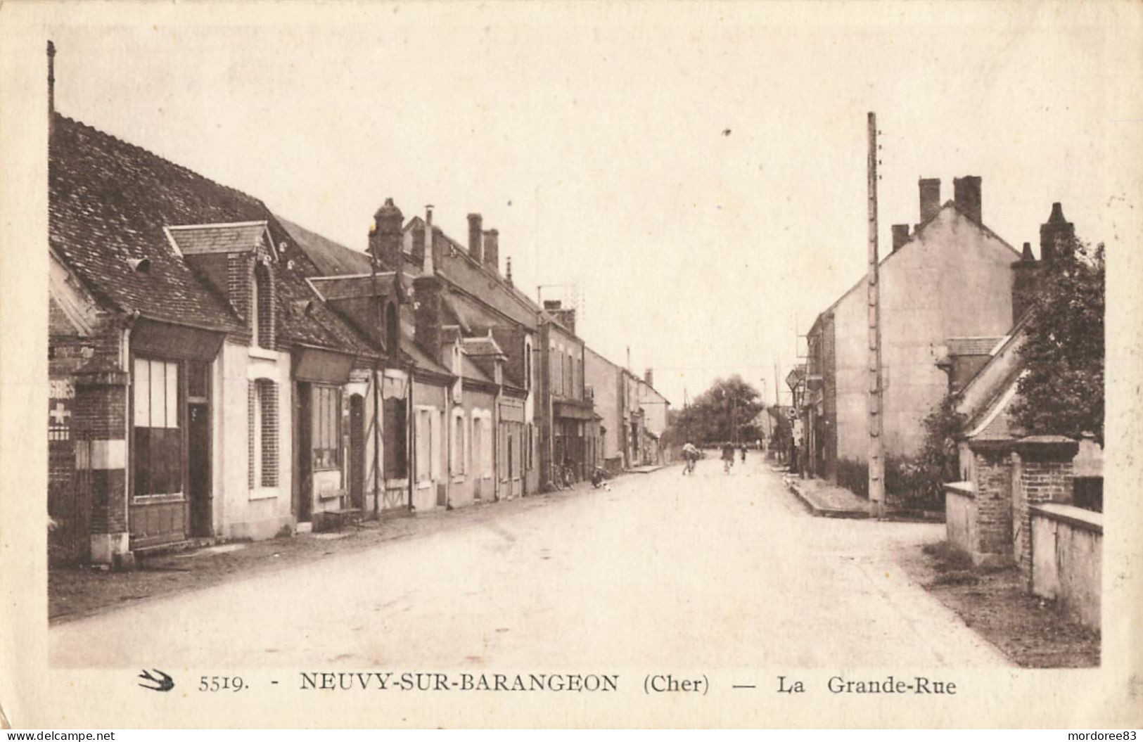 94 / CPA / NEUVY SUR BARANGEON / LA GRANDE RUE - Sonstige & Ohne Zuordnung