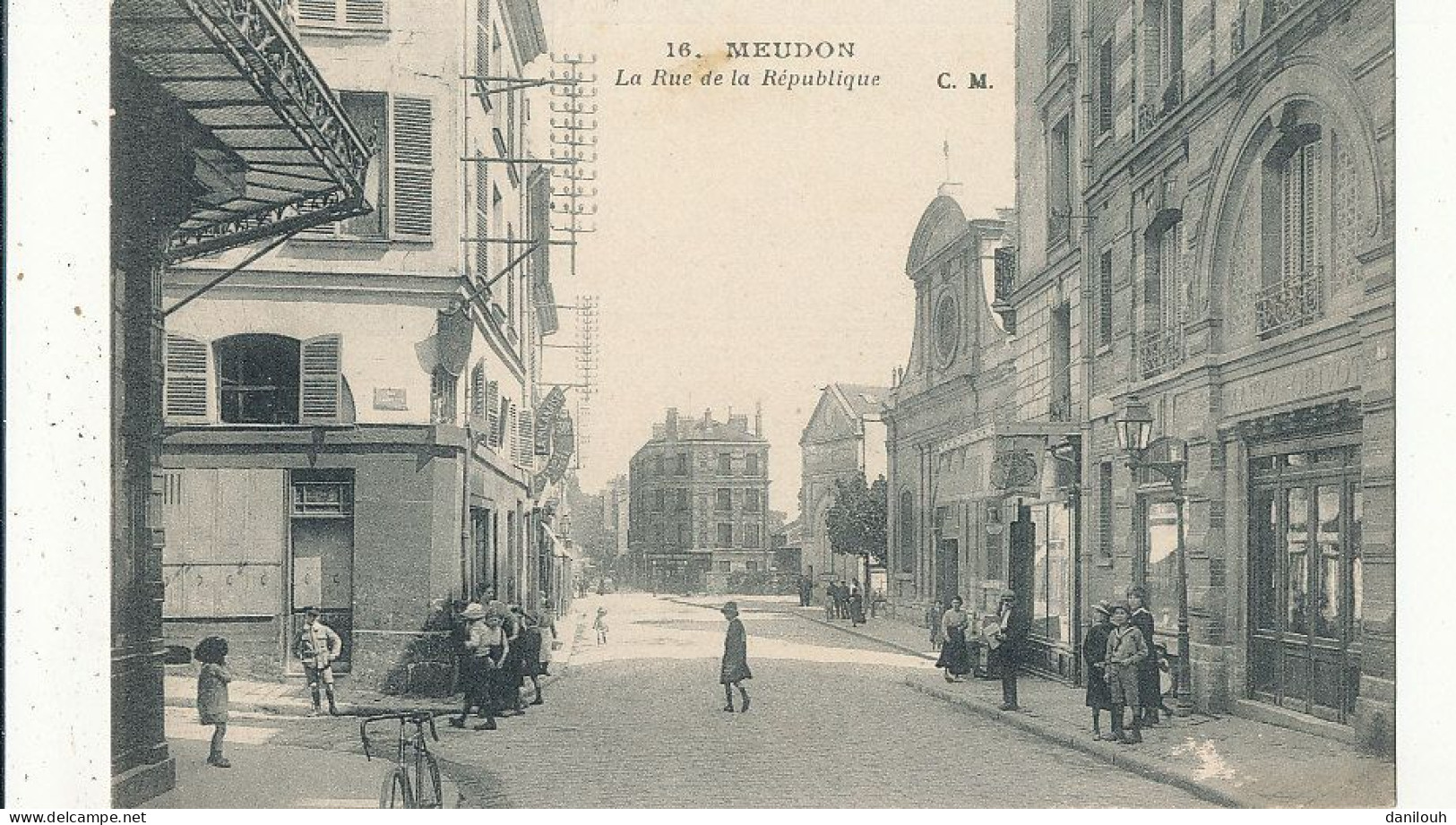 92 // MEUDON   La Rue De La République  CM 16 - Meudon