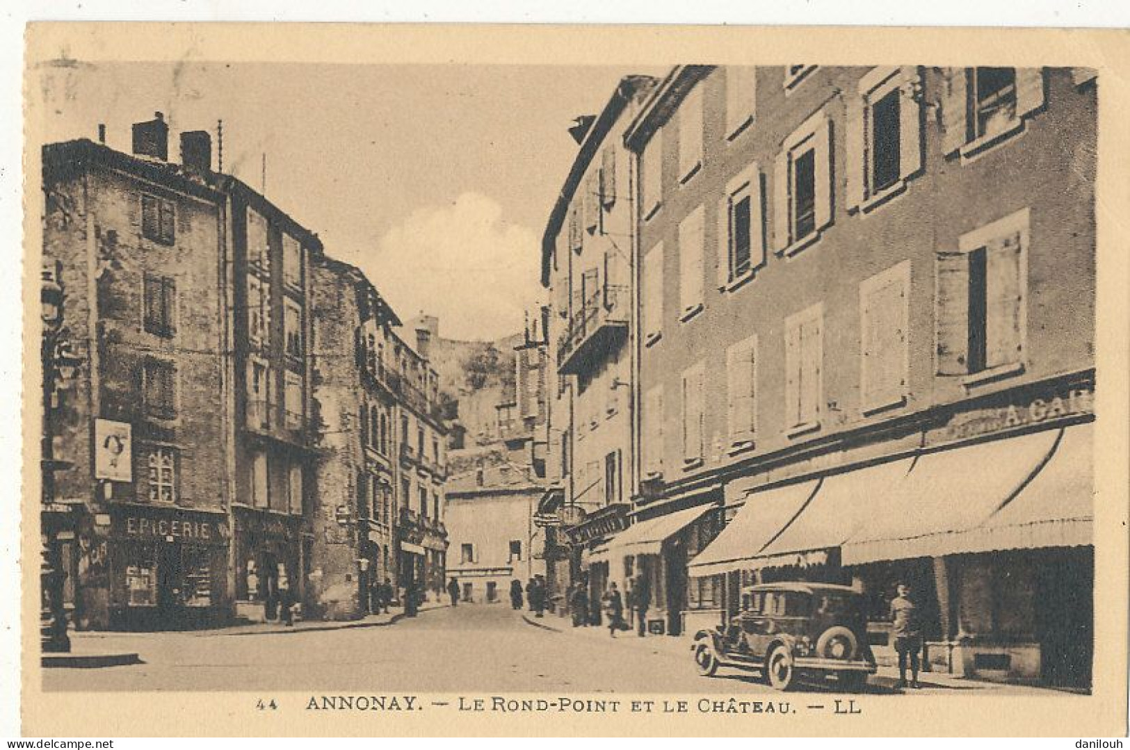 07  // ANNONAY  Le Rond Point Et Le Chateau  LL 44 / Commerces / Automobile ** - Annonay