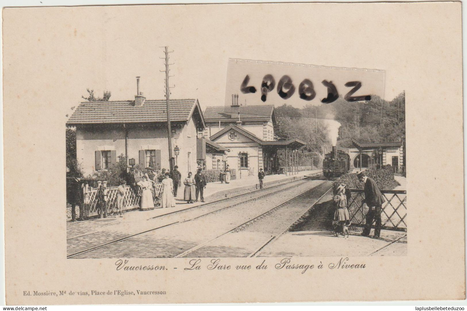 CPA - 92 - VAUCRESSON - La GARE Vue Du Passage à Niveau - TRAIN - Belle Animation - RARE - Vers 1910 - Stations - Met Treinen