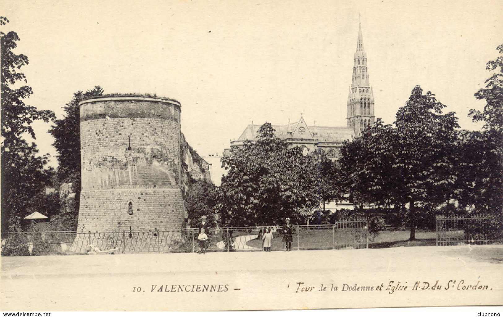 CPA - VALENCIENNES - TOUR DE LA DODENNE ET EGLISE ND. DU ST CORDON (DE LOIN) - Valenciennes