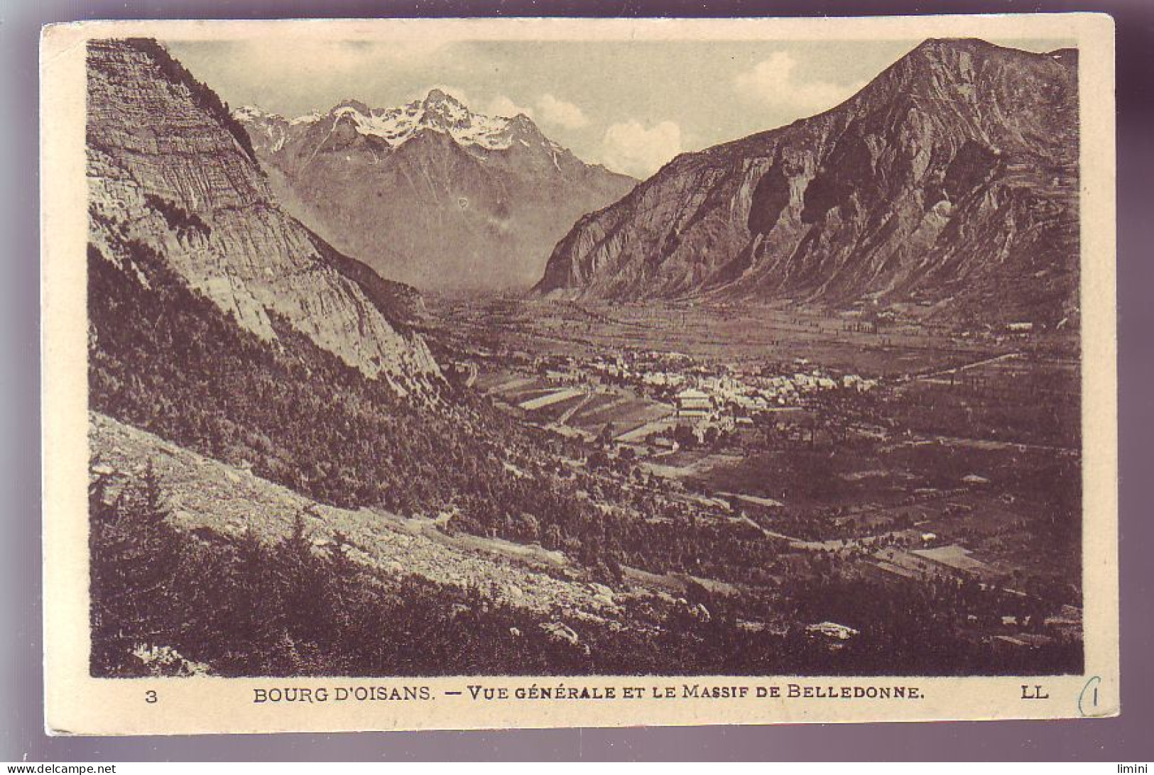 38 - BOURG-D'OISANS - VUE GÉNÉRALE ET LE MASSIF DE BELLECOMBE -  - Bourg-d'Oisans