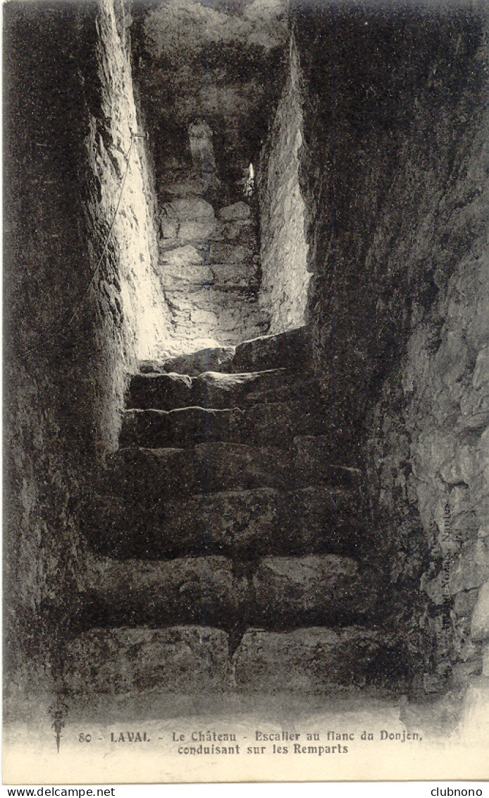 CPA - LAVAL - LE CHATEAU - ESCALIER AU FLANC DU DONJON - Laval