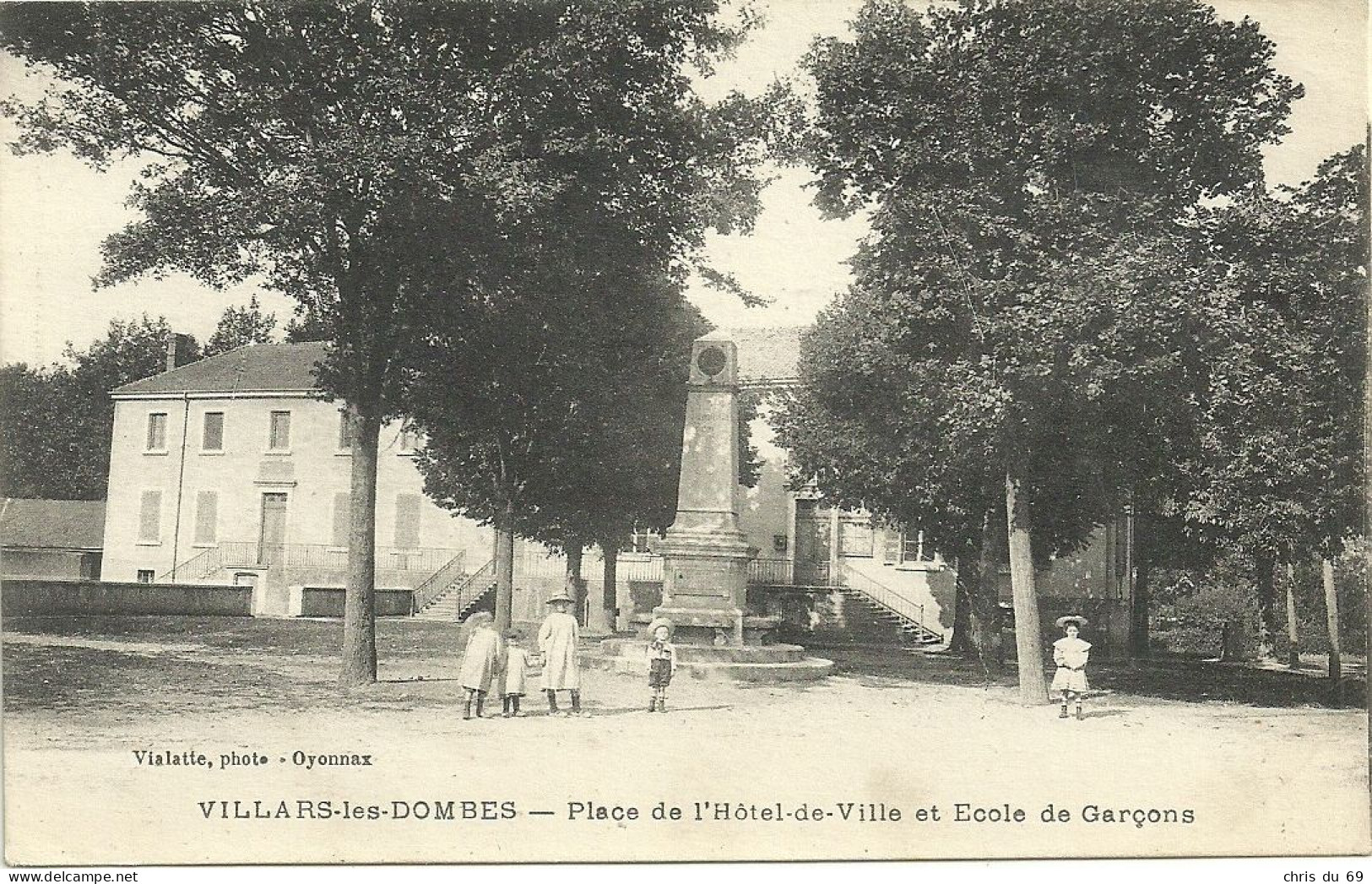 Villars Les Dombes Place De L Hotel De Ville Et Ecole De Garcons - Villars-les-Dombes