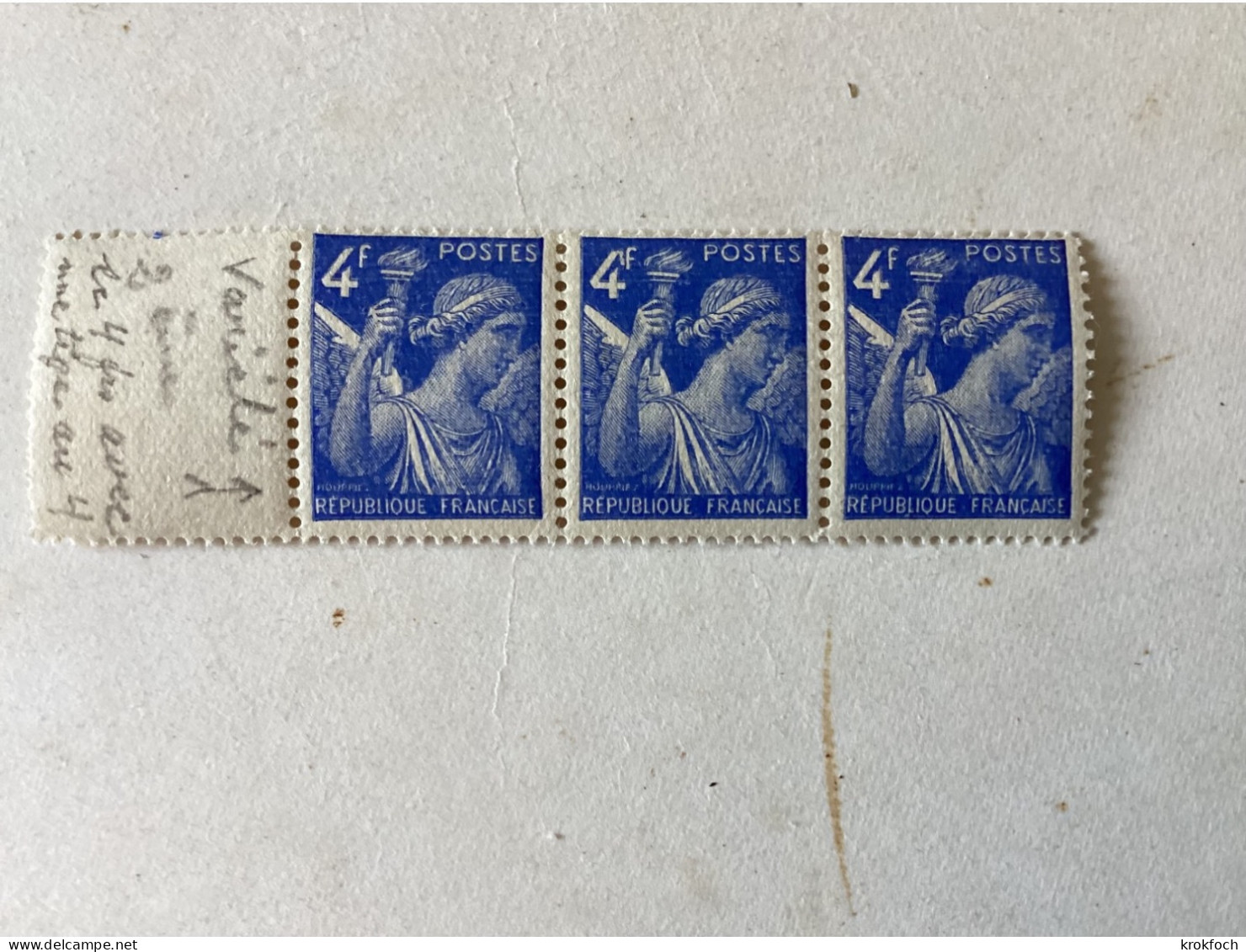 Iris Bleu 4F Avec Variété Crochet Sur Le 4 - Cote YT 55 € - Unused Stamps