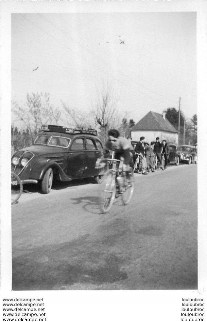 COURSE CYCLISTE 1967  LES ABRETS  ET ALENTOURS ISERE PHOTO ORIGINALE FAURE LES ABRETS  11 X 8 CM R3 - Cycling