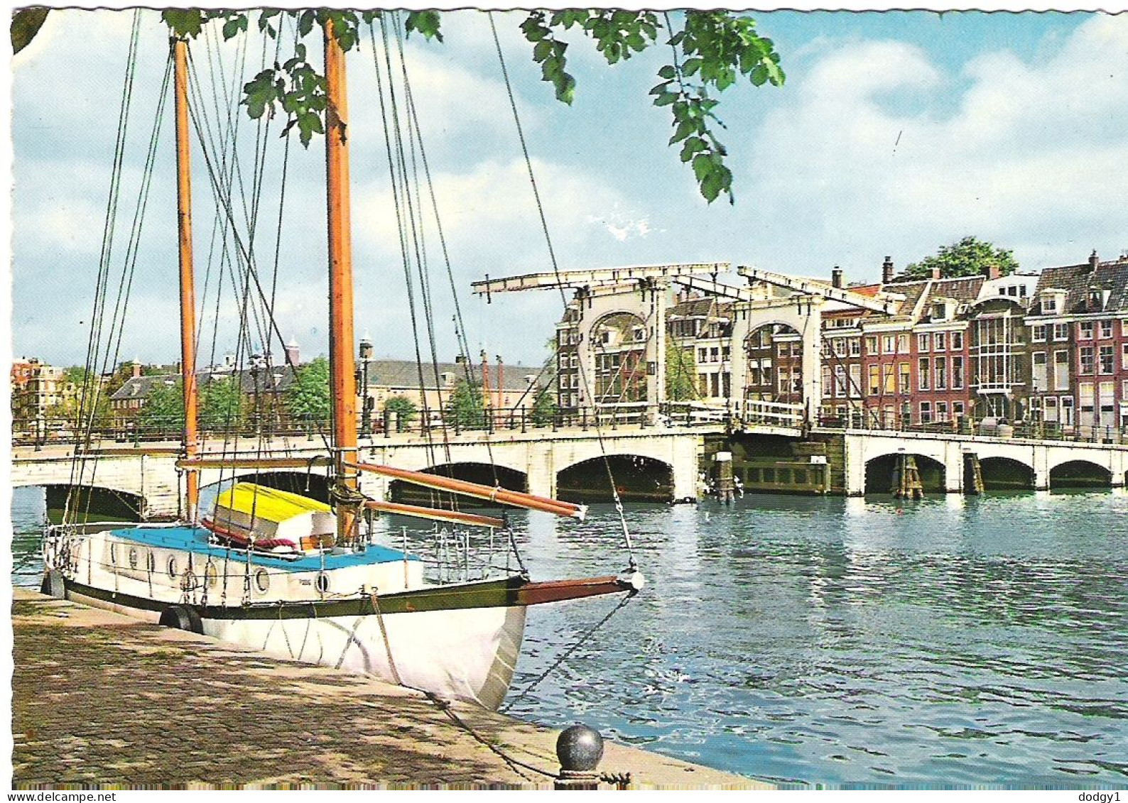 AMSTERDAM, HOLLAND. UNUSED POSTCARD Ms8 - Amsterdam