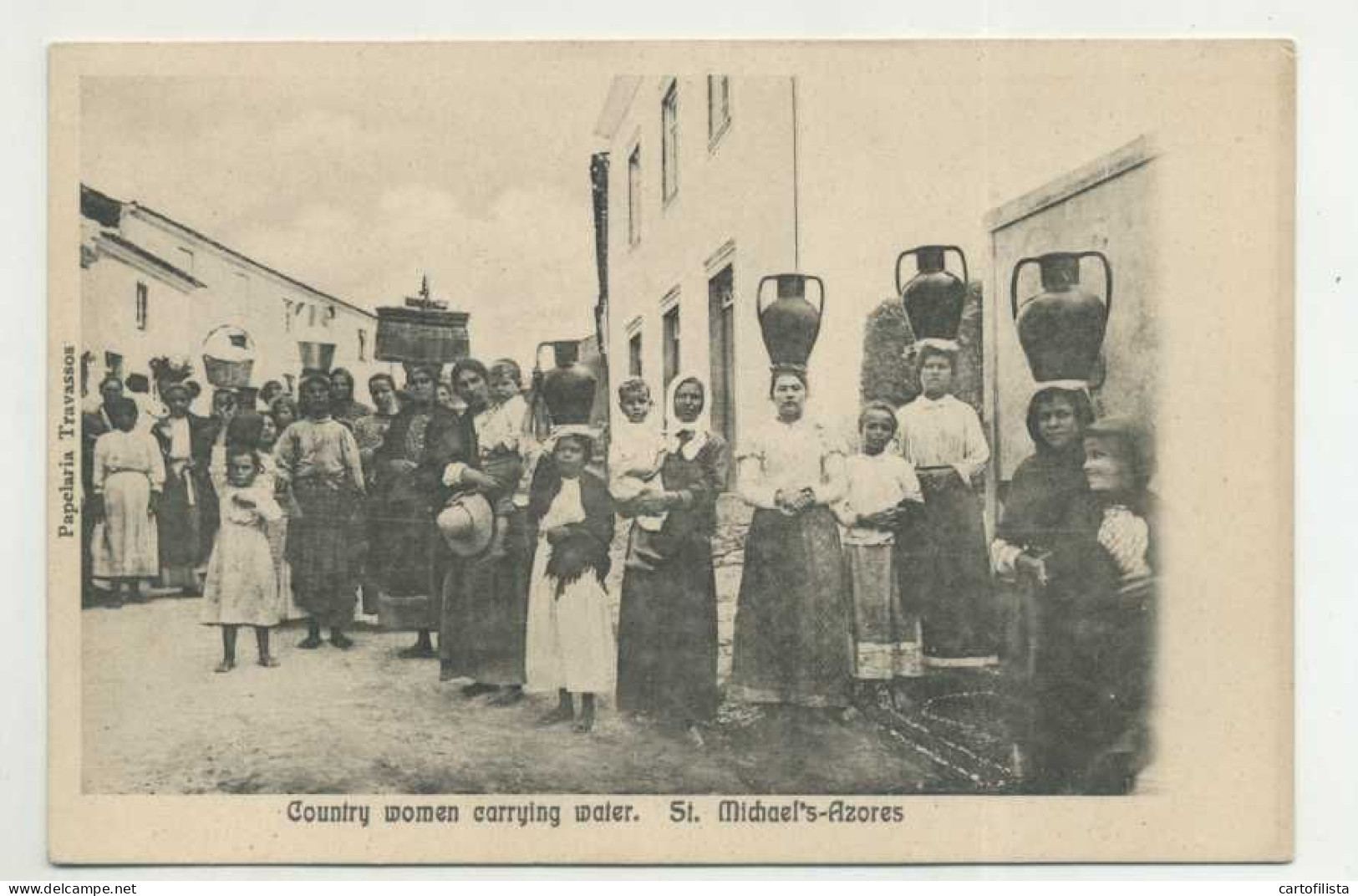 AÇORES, SÃO MIGUEL - Costumes, Mulheres Tranportando água  (2 Scans) - Açores