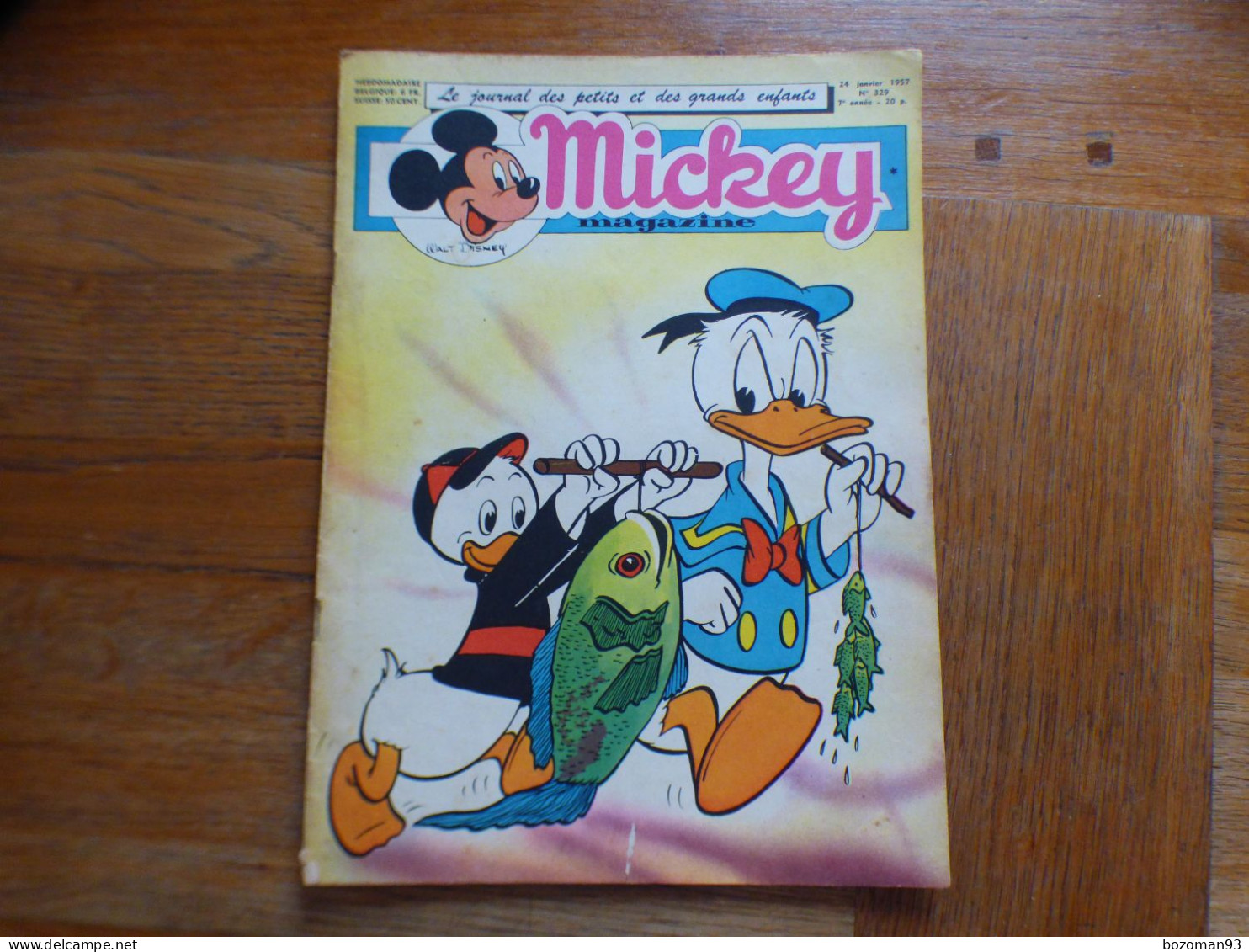 JOURNAL MICKEY BELGE  N° 329 Du  24/01/1957  COVER DONALD PECHEUR + LA FLECHE NOIRE - Journal De Mickey