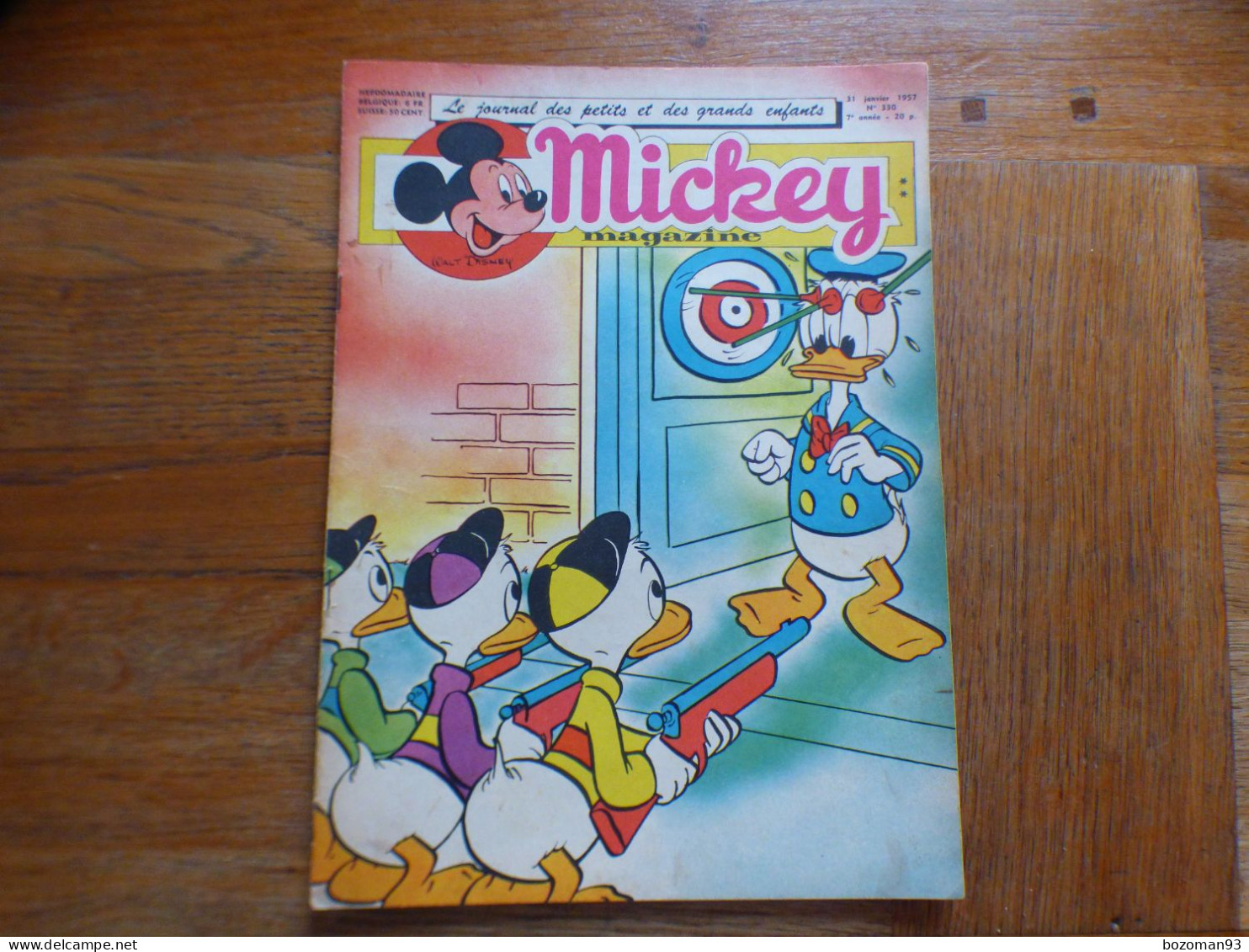 JOURNAL MICKEY BELGE  N° 330 Du  31/01/1957  COVER DONALD ET SES NEVEUX + LA FLECHE NOIRE - Journal De Mickey