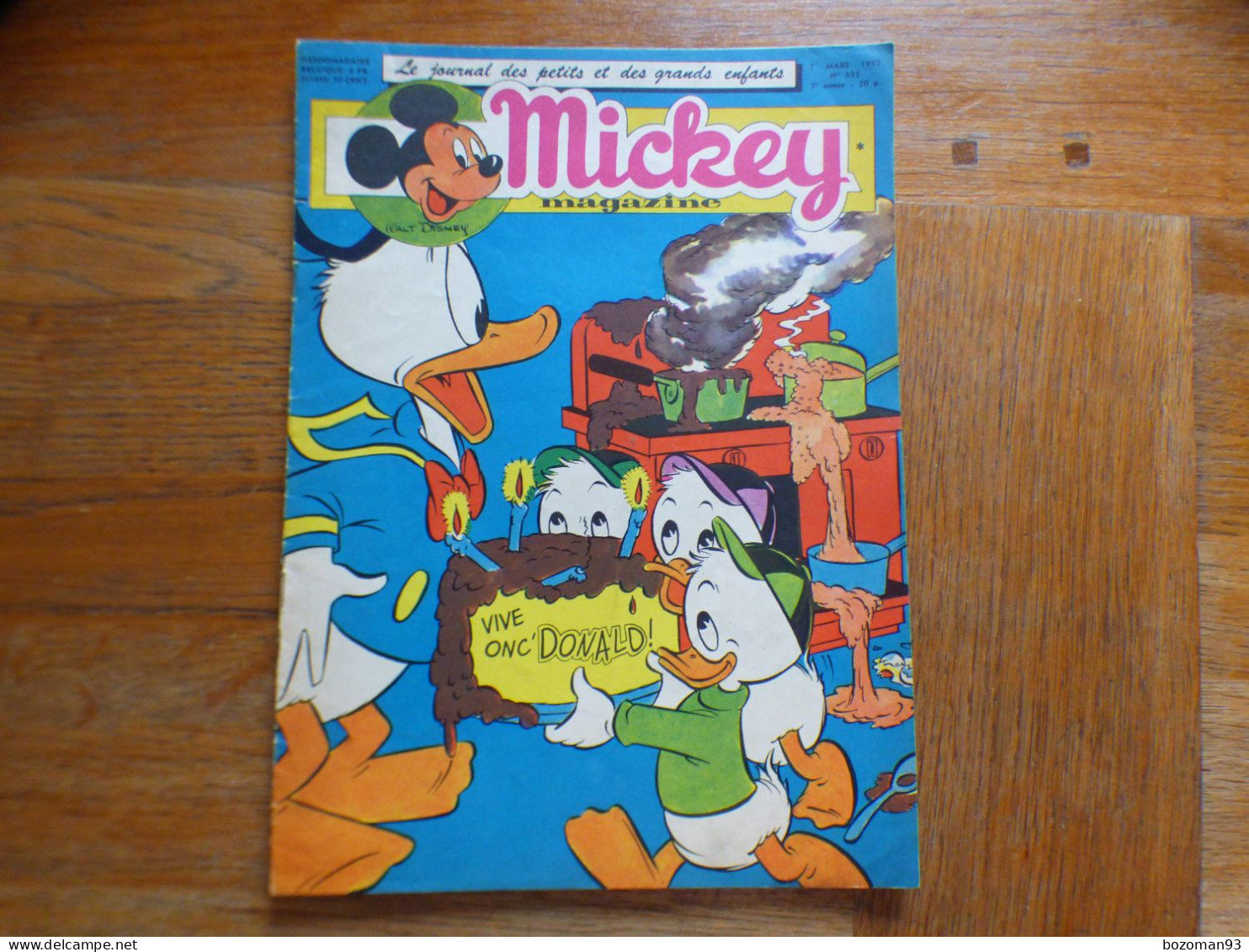 JOURNAL MICKEY BELGE  N° 335  Du  07/03/1957  COVER DONALD ET SES NEVEUX + LA FLECHE NOIRE - Journal De Mickey