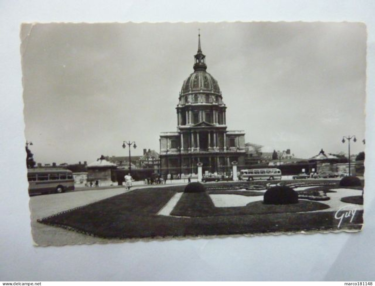 PARIS - La Place Vauban Et Le Dôme Des Invalides - Places, Squares