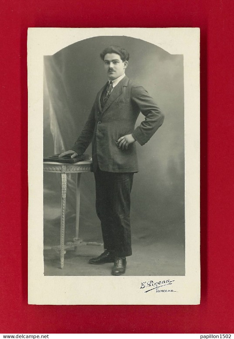 Carte Photo-37PH3 à Identifier, 1 Homme, Photographe E. Pineau, Limoges, Cpa BE - Photographs