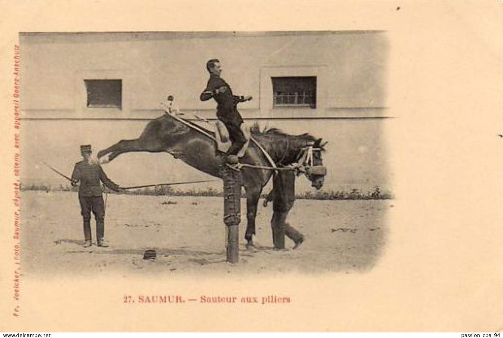 S18-037 Saumur - Sauteur Aux Pilliers - Saumur
