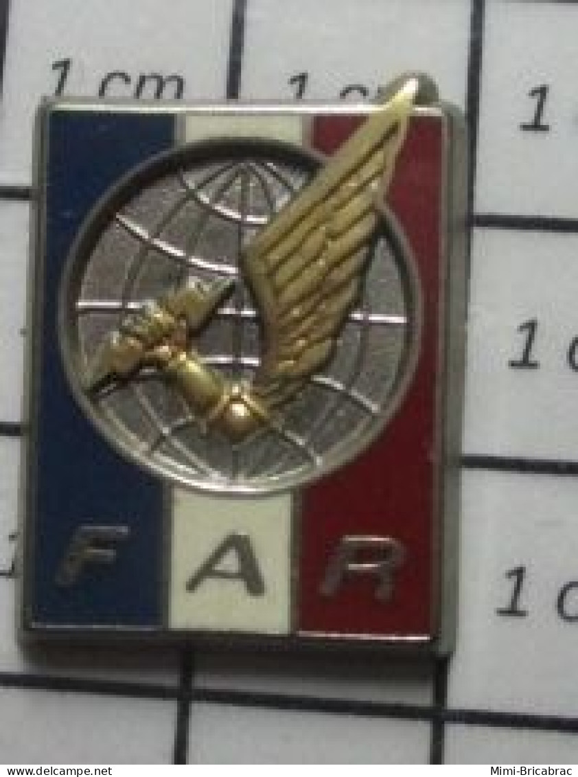 3617  Pins Pin's / Rare & Belle Qualité / MILITARIA / FAR Aux Pruneaux ? Par BALLARD - Militaria