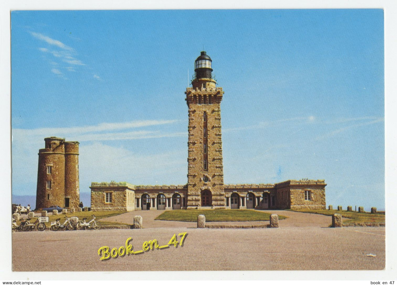 {91878} 22 Côtes D' Armor Cap Fréhel , Le Phare Et La Tour Vauban - Cap Frehel