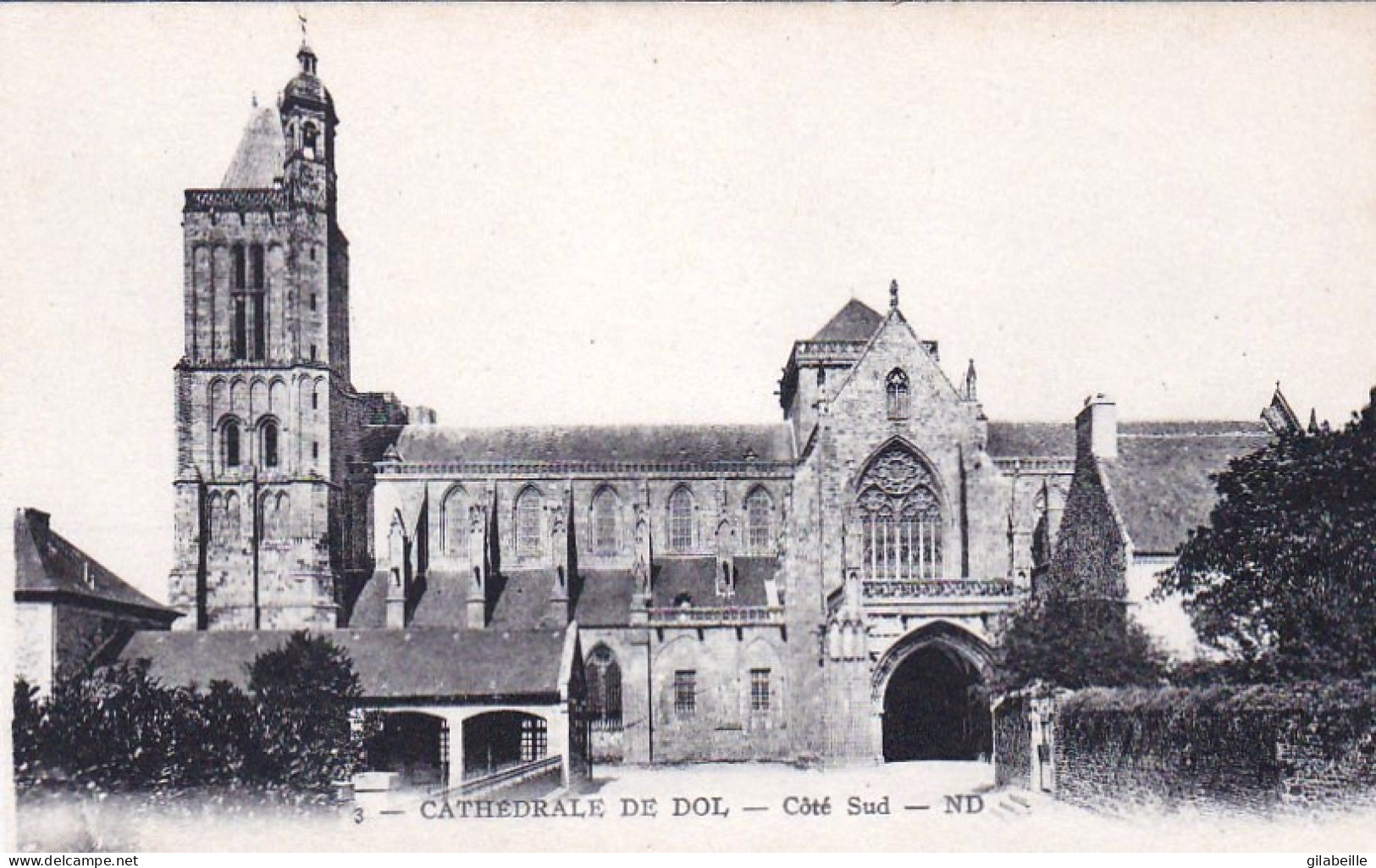 35 - DOL De BRETAGNE - La Cathedrale Coté Sud - Dol De Bretagne