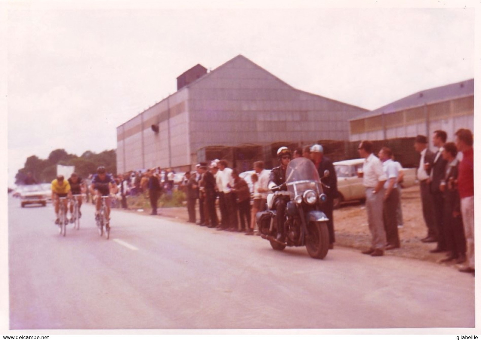 Cyclisme  - Course En Belgique - Lot 9 Photos - Rik Van Looy En Seance De Dédicace - Format 16.0 X 12.0 Cm - Cycling