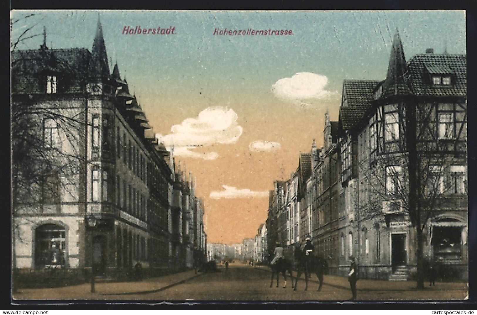 AK Halberstadt, Hohenzollernstrasse Mit Soldaten Auf Pferden  - Halberstadt