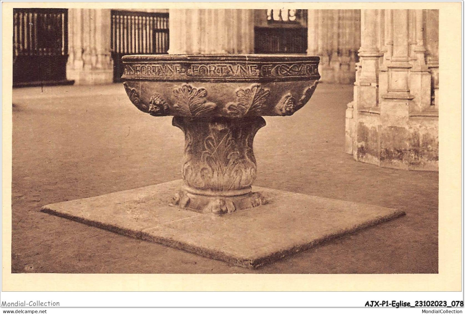 AJXP1-0040 - EGLISE - BOURG-EN-BRESSE - L'eglise De Brou - Benitier - Kirchen U. Kathedralen