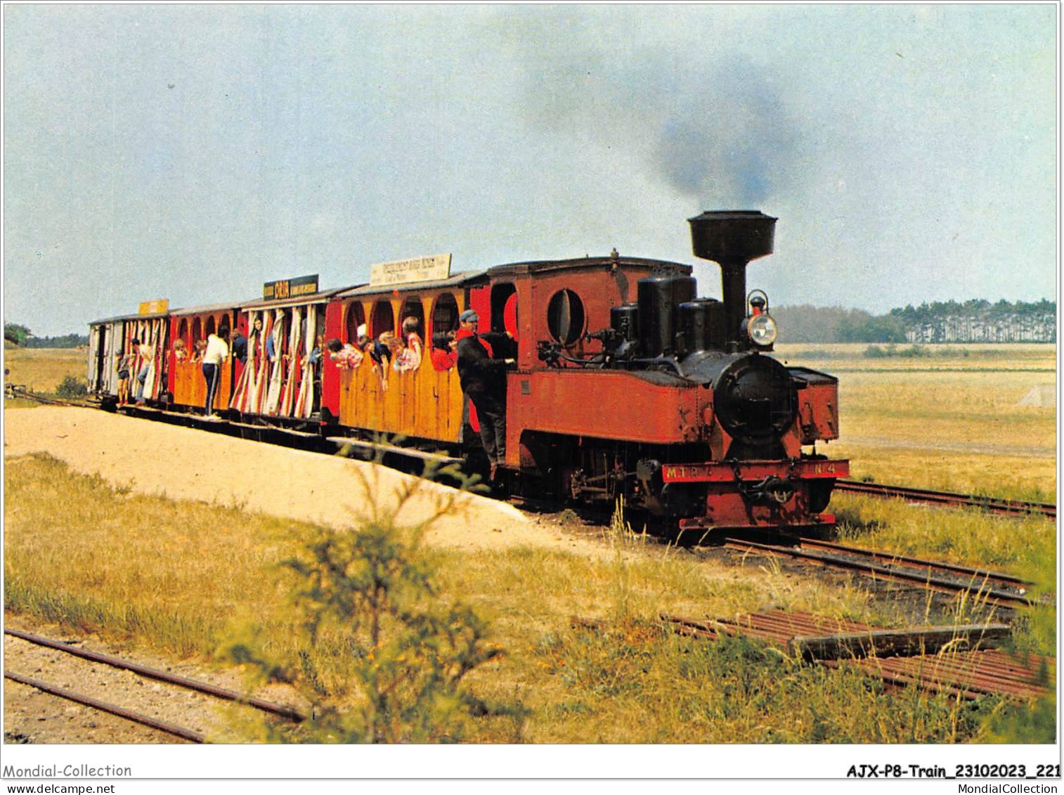 AJXP8-0842 - TRAIN - MUSEE DES TRANSPORTS DE PITHIVIERS - Le Train Au Terminus De Bellebat - Locomotive 040T - Trains