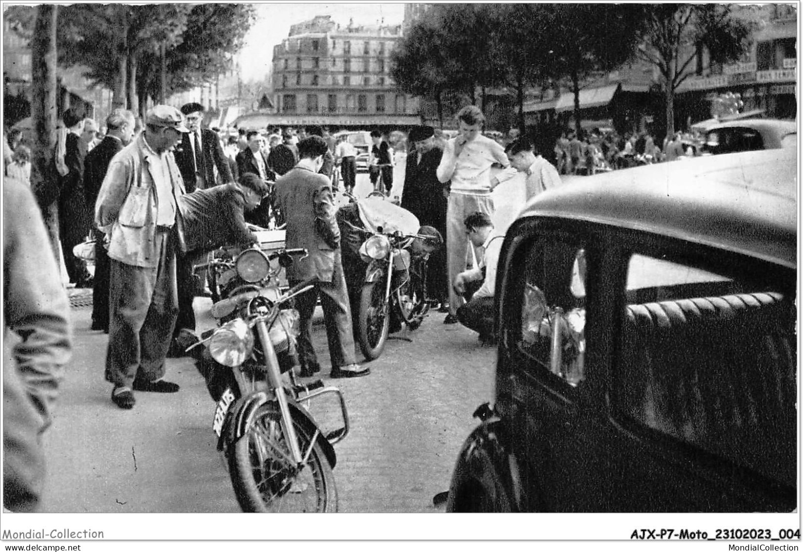 AJXP7-0674 - MOTO - PARIS - LE MARCHE AUX PUCES - Le Marche Aux Cycles - Motos